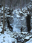 ...und tiefgefrorener Wasserfall