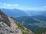 In Serpentinen wandern wir bergauf...