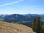 ...und schauen hinüber zum Wertacher Hörnle und zum Grünten