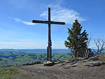 Das hölzerne Gipfelkreuz der Reuterwanne