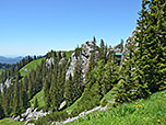 Rechts die Bergwachthütte am Blankenstein