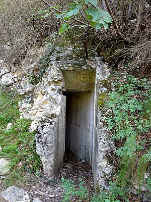 Immer wieder finden wir Reste befestigter Anlagen