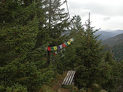 Gebetsfahnen am Gipfel