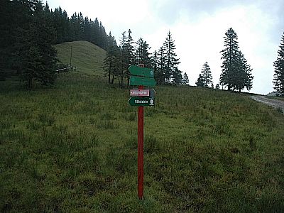 Die Bergwacht ist links