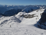 Rasant geht es den Hang hinunter, zurück zur Erfurter Hütte