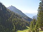 Hinter uns zeigt sich das Ebner Joch