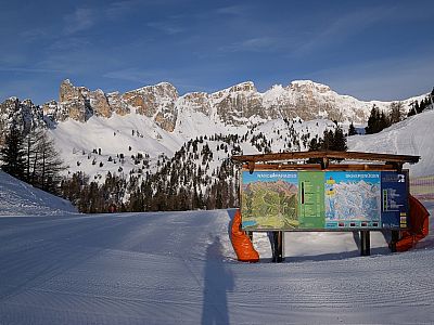 Der Blick von der Erfurter Hütte zum Dalfazkamm