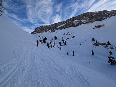 Vor der Haidachstellwand halten wir uns links nach Nordosten