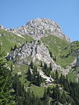 Köllenspitze, unten die Tannheimer Hütte