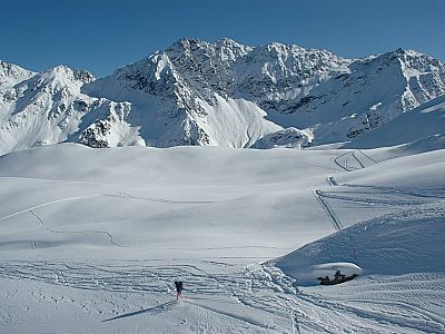 Hier links die Aufstiegsspur verlassen