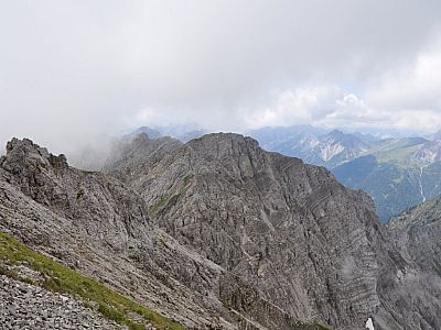 Steinmandlspitze vom Gipfel des Roten Stein