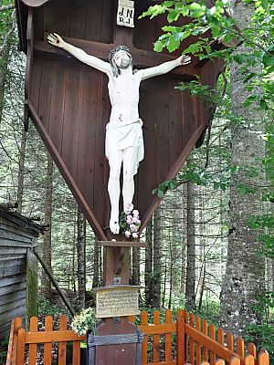 Kreuz auf dem Weg nach Bichelbächle