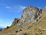 ...halten wir auf die Gipfelfelsen zu