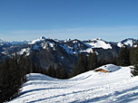Unten zeigt sich die Wildfeldalm