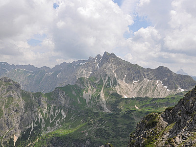 Das Nebelhorn (2224 m) im Osten