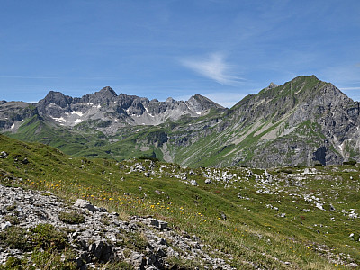 Erneut wird der herrliche Blick nach Südwesten auf die Wildgrubenspitze frei