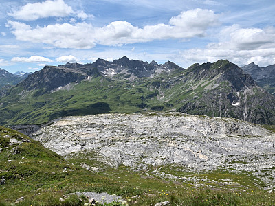 Der Ausblick nach Westen Richtung Wildgrubenspitze