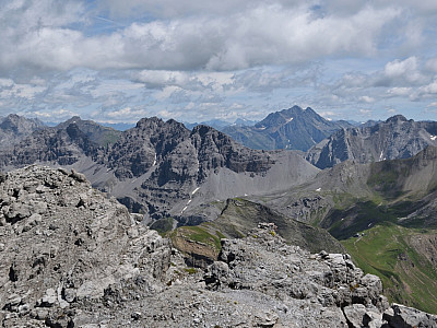 Kuglaspitze und die Fanggekarspitze links vor dem Hohen Riffler