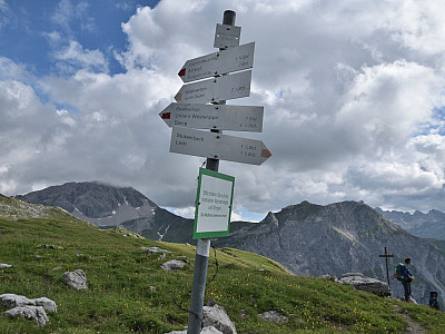 ... und beginnen mit dem endgültigen Abstieg nach Lech.