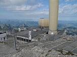 Hier steht der gewaltige Sendeturm