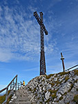 Das riesige Gipfelkreuz am Geiereck