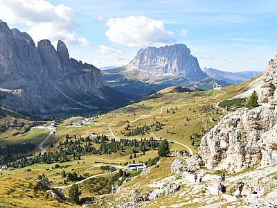 Links die Sella, rechts der Langkofel