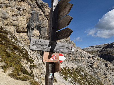 ... dann folgen wir dem Weg 3 Richtung Kolfuschg