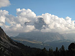 Blick zum Langkofel, der sich ebenfalls in Wolken versteckt