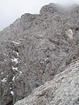 Durch diese Wand führt die steilste Klettersteigpassage