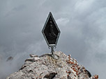 Bildnis der Jungfrau Maria am Gipfel
