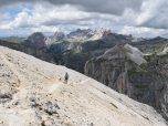 Traumhaft schön ist der Blick zu den Geisler- und Puezspitzen