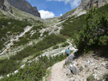 Ohne viel an Höhe zu gewinnen wandern wir auf dem Weg 4 A nach Norden