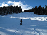 Nun steigen wir über die ehemalige Skipiste Richtung Gipfel auf