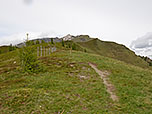 Für den Weiterweg zur Prantneralm folgen wir dem Kammverlauf nach Norden