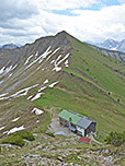 Tölzer Hütte vor dem Delpsjoch