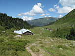 Rückblick über die Hütte zum Steinbergstein