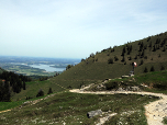 Der Blick westlich am Sulten vorbei zum Chiemsee