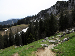 Von der Gipfelstation der Kampenwandbahn wählen wir den Abstiegsweg zur 
Hofbauernalm