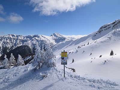 Viele begnügen sich mit dem Wintergipfel und beenden hier den Aufstieg
