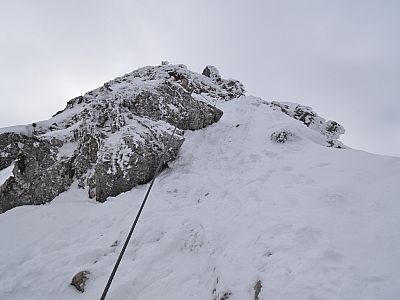 Das letzte Stück ist mittels Drahtseil gesichert
