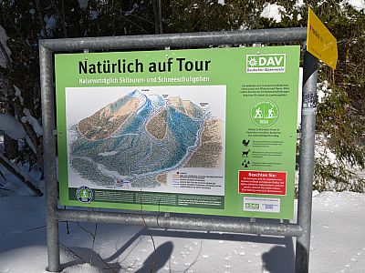 Eine Tafel des DAV informiert über die Schongebiete