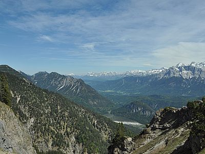 Blick über das Rauheck und den den Ofenberg hinweg nach Osten