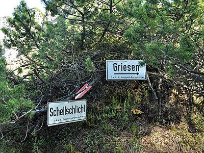 Vor dem Sunkenkopf geht es rechts.