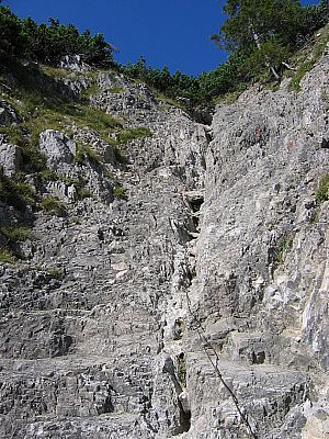 Steile Felsrinne beim Übergang