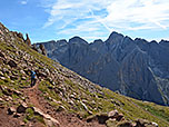 Vor uns baut sich der Rosengarten auf