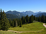Blick zum Schinder, zum Hinteren Sonnwendjoch und zum Veitsberg