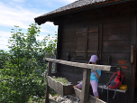 An der kleinen Schutzhütte machen wir Brotzeit