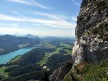 Der Ausblick auf den Fuschlsee, während des Abstiegs vom Frauenkopf