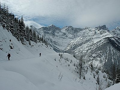 und Kapellengraben zum