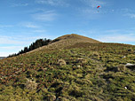 Blick vom Gipfelkreuz zum Schönberg-Gipfel
